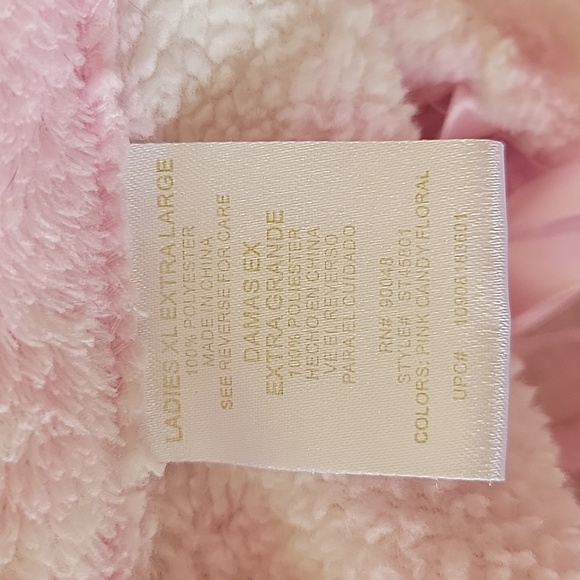 Secret Treasures Plush Pink Maxi Robe - Picture 8 of 10